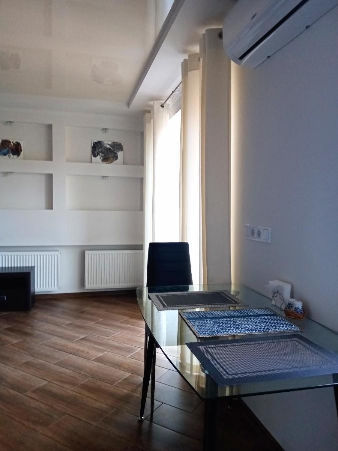 1-Room Studio Center Cherkasy Exterior photo